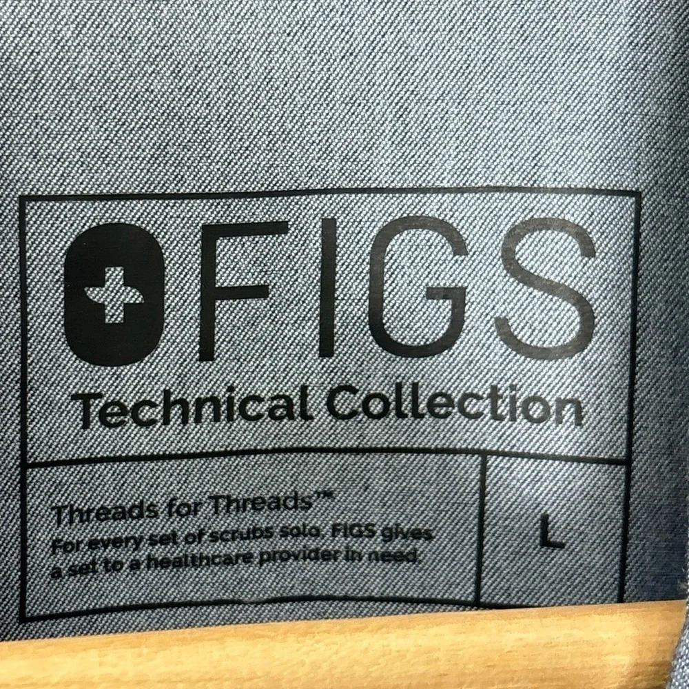 FIGS Dolores Flap Pocket Scrub Top Graphite Gray Short Sleeve V-neck Size L - Picture 4 of 7